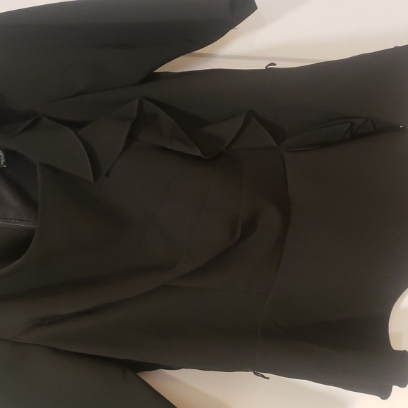 EUC White House Black Market Black Peplum top with ruffle detail and belt. - Picture 3 of 6